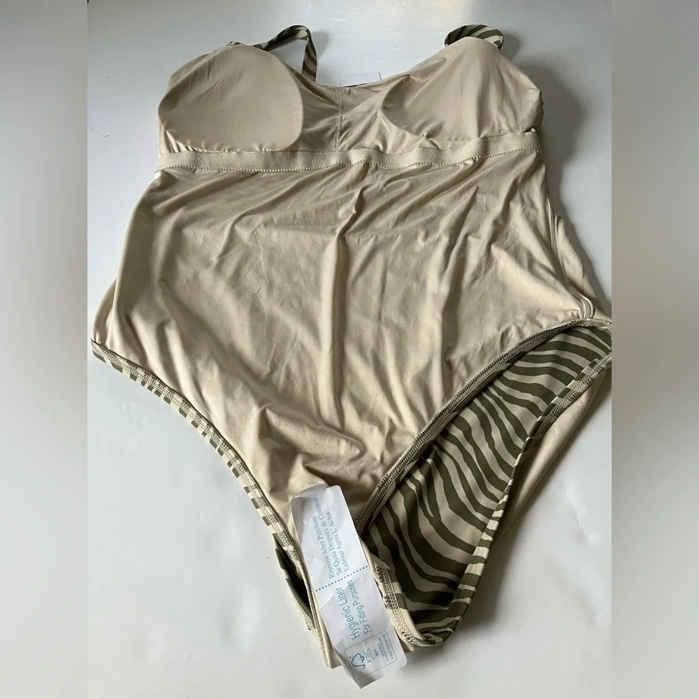 The Amalfi One Piece by Andie - Picture 8 of 14